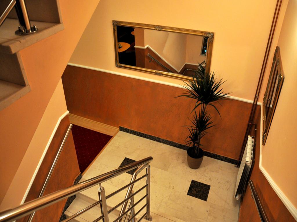Hotel Arizona Sarajevo Lukavica Esterno foto