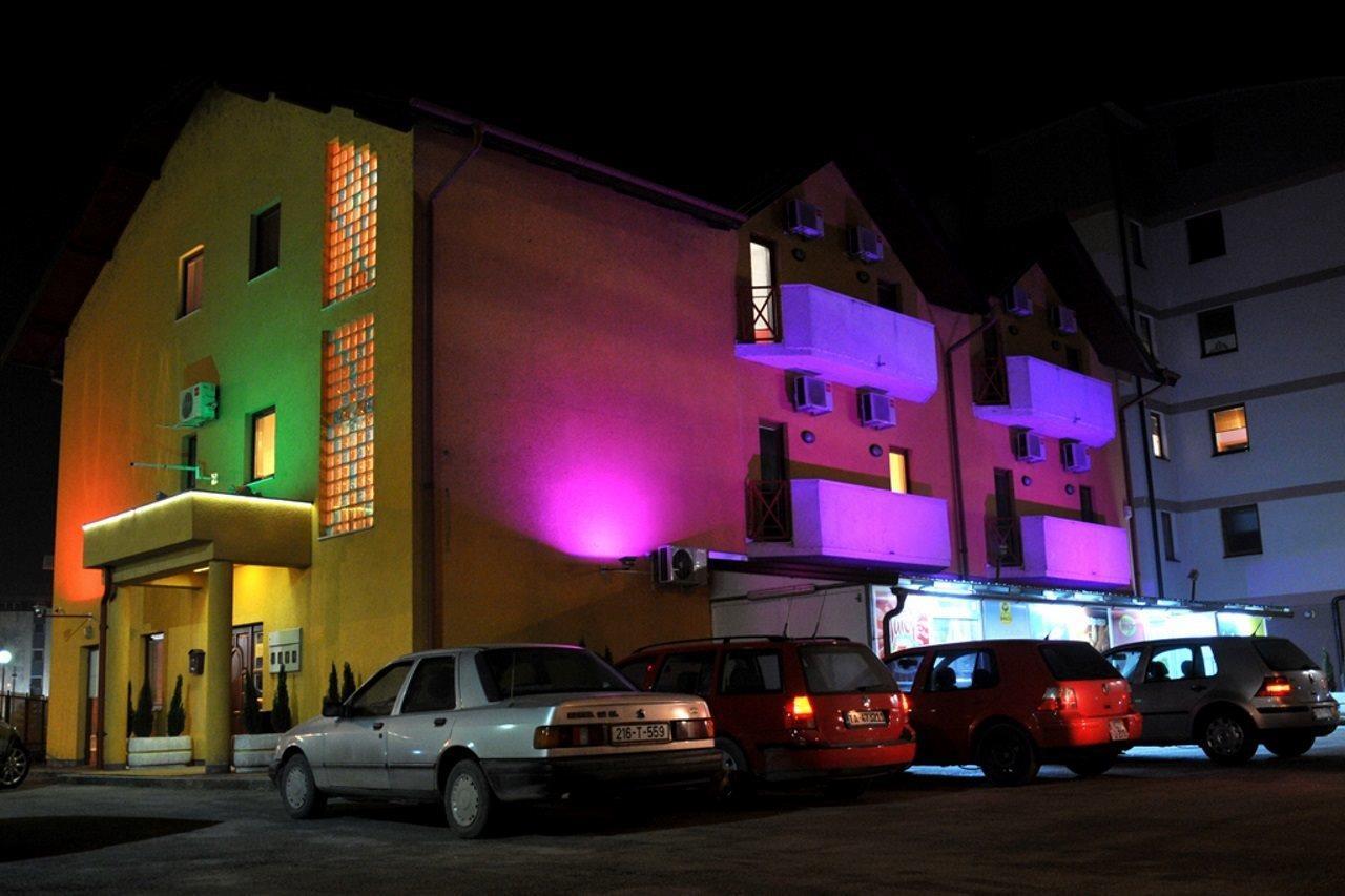 Hotel Arizona Sarajevo Lukavica Esterno foto