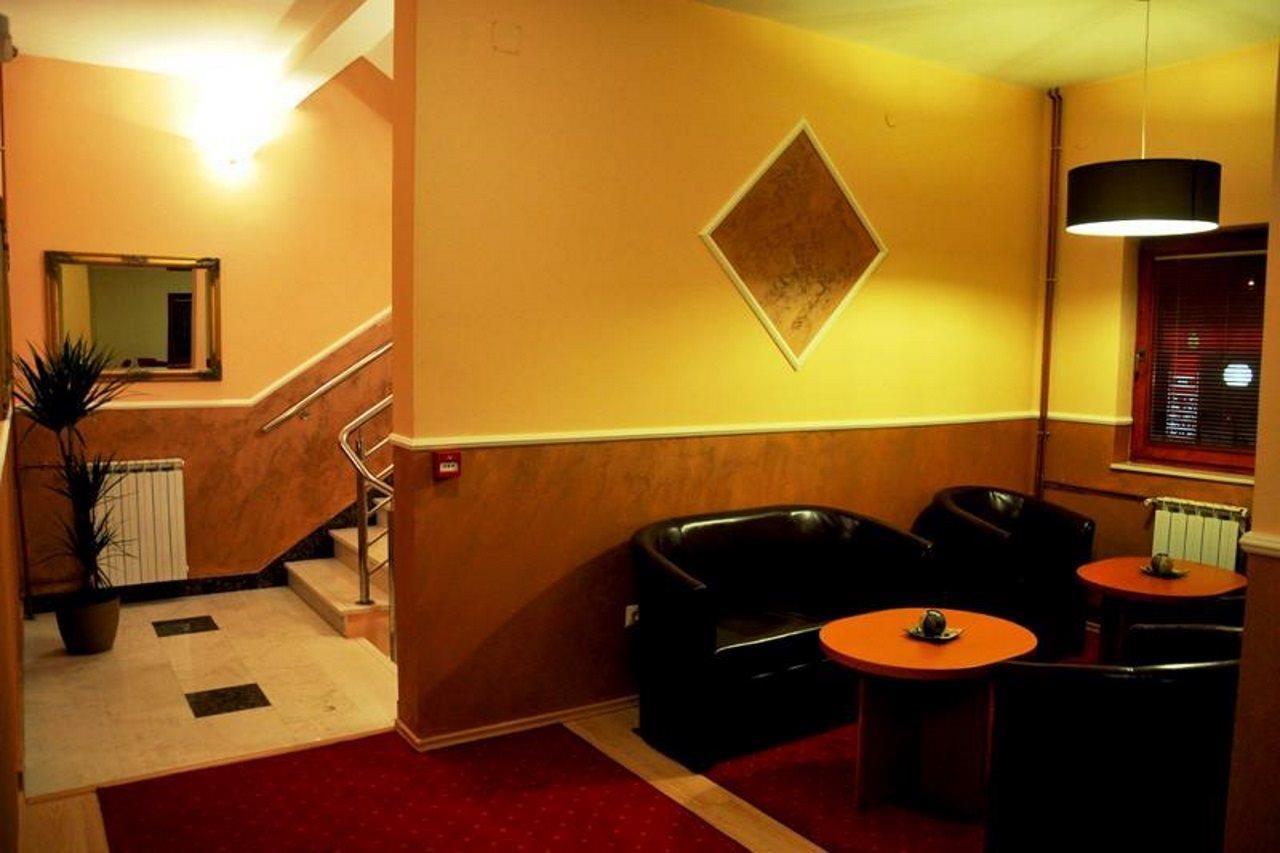 Hotel Arizona Sarajevo Lukavica Esterno foto