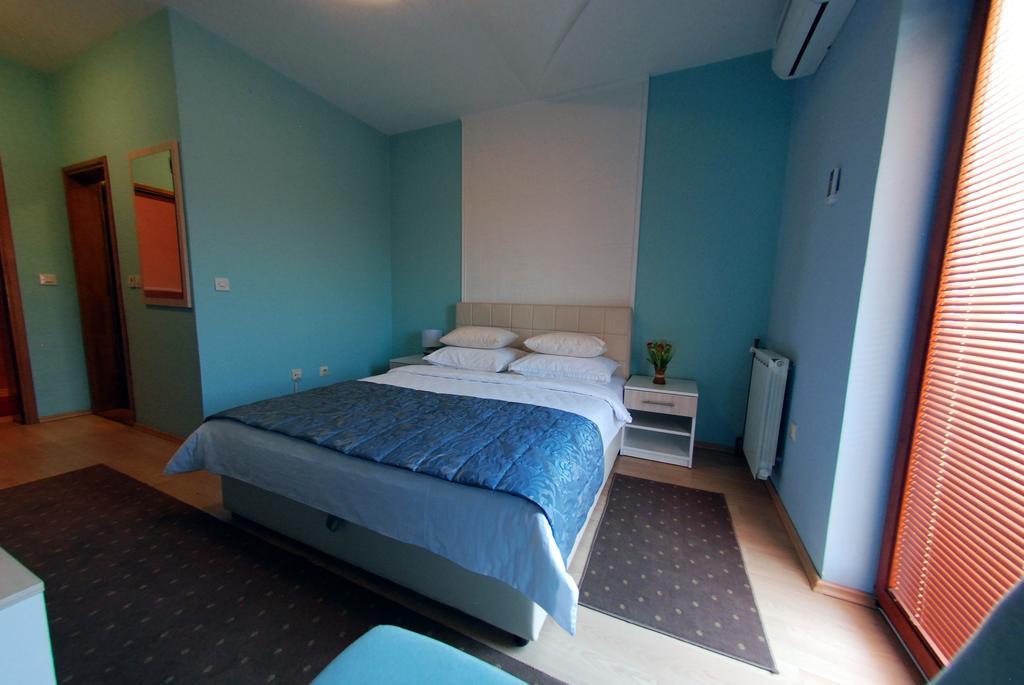 Hotel Arizona Sarajevo Lukavica Esterno foto